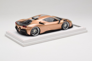 Ferrari SF90 Novitec ゴールド シルバー ストライプ IVY 1:18 REMC028 レジン - 画像 3/7