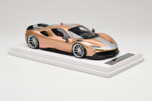 Ferrari SF90 Novitec ゴールド シルバー ストライプ IVY 1:18 REMC028 レジン - 画像 4/7