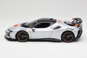 Ferrari SF90 XX Stradale Arctic White Bburago 1:18 18-16020W メタル - 画像 4/8