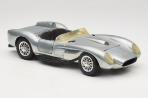 Ferrari Testa Rossa Chrome Silver Hot Wheels 1:18 25737 メタル - 画像 6/8