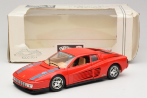 Ferrari Testarossa PPG Auto Refinish レッド Bburago 1:18 3039-P3 メタル - 画像 8/8