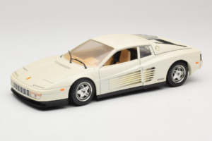 Ferrari Testarossa ホワイト Bburago 1:18 3019-W1 メタル