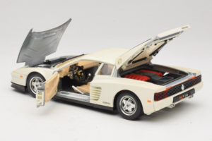 Ferrari Testarossa ホワイト Bburago 1:18 3019-W1 メタル - 画像 5/8