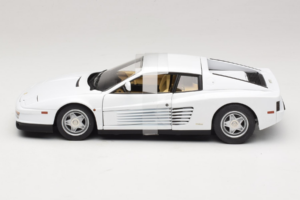 Ferrari Testarossa ホワイト Miami Vice Hot Wheels 1:18 P9904 メタル - 画像 3/6