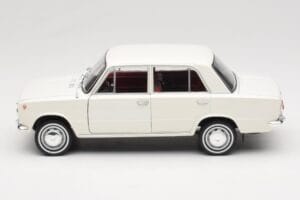 Fiat 124 ホワイト IXO 1:18 18CMC205OP メタル - 画像 4/8