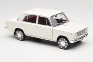 Fiat 124 ホワイト IXO 1:18 18CMC205OP メタル - 画像 6/8