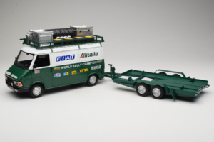 Fiat 242 Alitalia Rally Team Assistance With Trailer 1978 IXO 1:18 18CMC027WX メタル