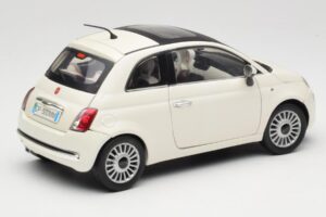 Fiat 500 ホワイト Mondo Motors 1:18 500291 メタル - 画像 3/8
