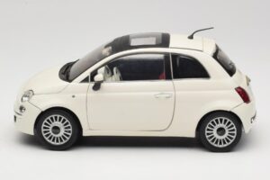 Fiat 500 ホワイト Mondo Motors 1:18 500291 メタル - 画像 4/8