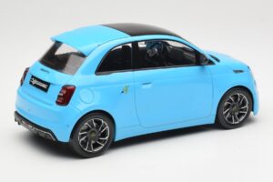 Abarth 500e ブルー IXO 1:18 MCG18499 メタル - 画像 2/6