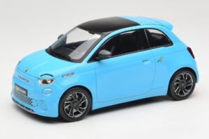 Abarth 500e ブルー IXO 1:18 MCG18499 メタル