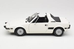 Fiat X1/9 ホワイト Minichamps 1:18 100121685 メタル - 画像 4/8