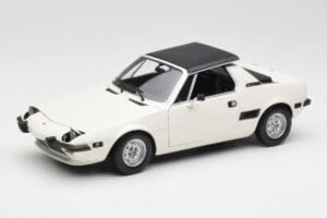 Fiat X1/9 ホワイト Minichamps 1:18 100121685 メタル