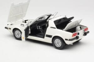 Fiat X1/9 ホワイト Minichamps 1:18 100121685 メタル - 画像 5/8