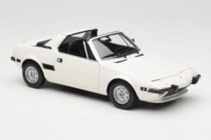 Fiat X1/9 ホワイト Minichamps 1:18 100121685 メタル - 画像 6/8