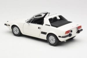 Fiat X1/9 ホワイト Minichamps 1:18 100121685 メタル - 画像 7/8