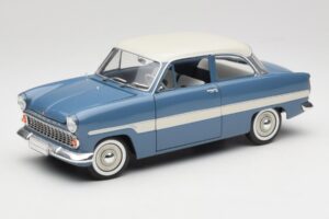 Ford Taunus 12M P2 ブルー ストライプ Revell 1:18 08880-M1 メタル