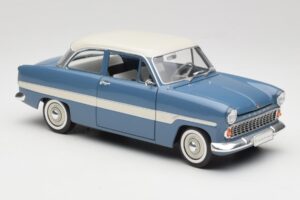 Ford Taunus 12M P2 ブルー ストライプ Revell 1:18 08880-M1 メタル - 画像 6/8