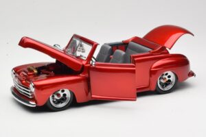 Ford Cabriolet Red Metallic Road Signature 1:18 30028 メタル - 画像 2/8