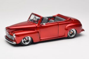 Ford Cabriolet Red Metallic Road Signature 1:18 30028 メタル