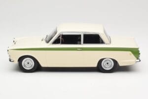 Ford Cortina Lotus White & Green Stripe MCG 1:18 MCG18434 メタル - 画像 3/6