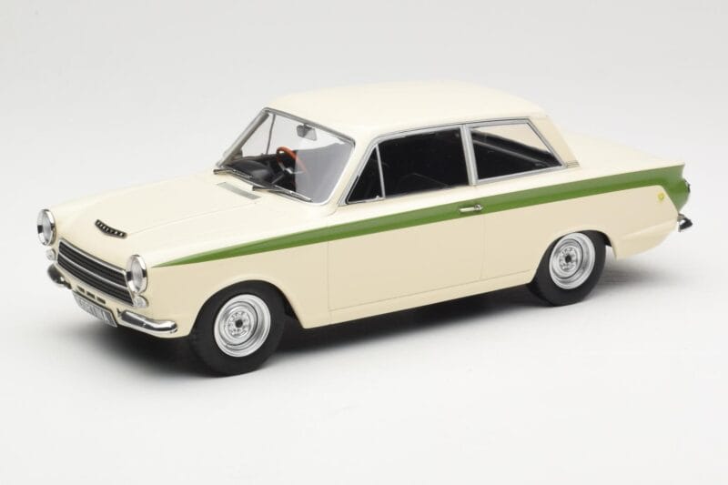Ford Cortina Lotus White & Green Stripe MCG 1:18 MCG18434 メタル