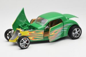 Ford Coupe グリーン・ウィズ・ファイア Road Signature 1:18 30109 メタル - 画像 2/8