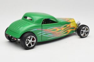 Ford Coupe グリーン・ウィズ・ファイア Road Signature 1:18 30109 メタル - 画像 3/8
