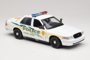 Ford Crown Victoria Police Interceptor CSI Miami GreenLight 1:18 13514 メタル - 画像 4/6