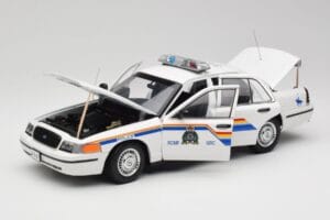Ford Crown Victoria RCMP Police Car AUTOart 1:18 72706 メタル - 画像 2/8