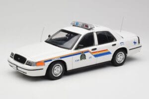 Ford Crown Victoria RCMP Police Car AUTOart 1:18 72706 メタル