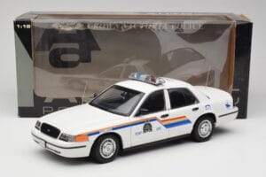 Ford Crown Victoria RCMP Police Car AUTOart 1:18 72706 メタル - 画像 8/8