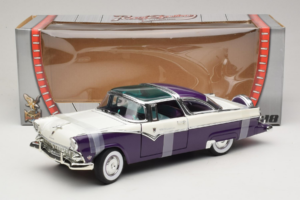 Ford Crown Victoria ホワイト パープル Road Signature 1:18 92138-P1 メタル - 画像 6/6