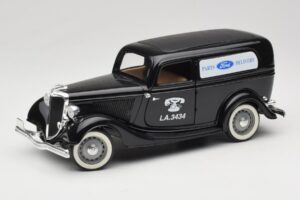 Ford Delivery Truck Ford Parts ブラック Solido 1:18 8417 メタル