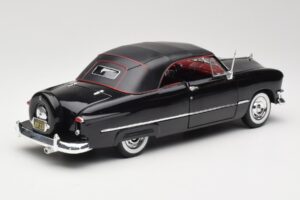 Ford Deluxe カブリオレ ブラック Maisto 1:18 31681 メタル - 画像 3/8