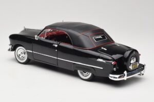 Ford Deluxe カブリオレ ブラック Maisto 1:18 31681 メタル - 画像 7/8