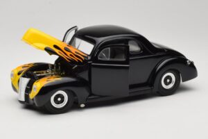 Ford Deluxe Hot Rod ブラック Universal Hobbies 1:18 6002 メタル - 画像 2/8