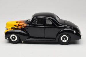 Ford Deluxe Hot Rod ブラック Universal Hobbies 1:18 6002 メタル - 画像 4/8