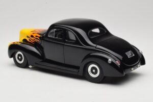 Ford Deluxe Hot Rod ブラック Universal Hobbies 1:18 6002 メタル - 画像 7/8
