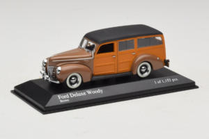 Ford DeLuxe Woody ステーションワゴン ブラウン Minichamps 1:43 400082111 メタル - 画像 2/4