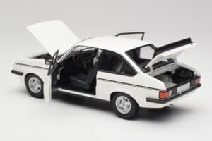 Ford Escort Mk2 RS 2000 LHD ホワイト Minichamps 1:18 150084300 メタル - 画像 5/8