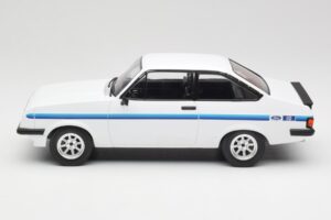 Ford Escort Mk2 RS 2000 ホワイト MCG 1:18 MCG18439 メタル - 画像 3/6