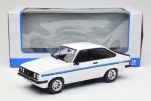 Ford Escort Mk2 RS 2000 ホワイト MCG 1:18 MCG18439 メタル - 画像 6/6