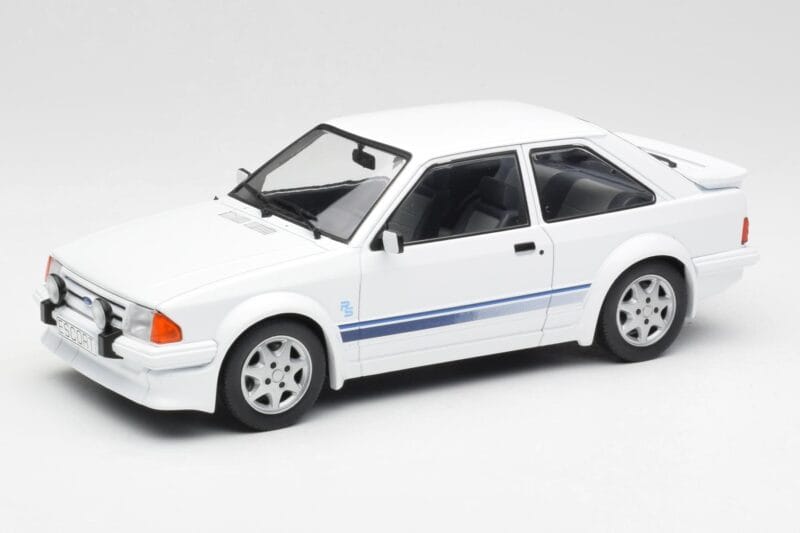 Ford Escort RS Turbo ホワイト MCG 1:18 MCG18419 メタル