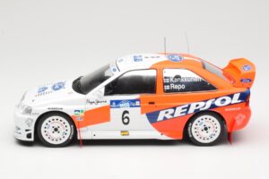 Ford Escort WRC #6 A. Schwarz / M. Giraudet Acropolis Rally 1997 IXO 1:18 18RMC172B メタル - 画像 3/6