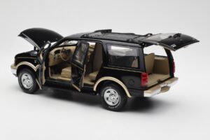 Ford Expedition Eddie Bauer ブラック UT Models 1:18 22710 メタル - 画像 4/7