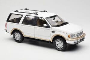 Ford Expedition Eddie Bauer ホワイト UT Models 1:18 22712 メタル - 画像 6/8