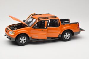 Ford Explorer Sport Trac オレンジ Maisto 1:18 536891G メタル - 画像 2/8