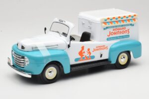 Ford F-1 Howard Johnson's Ice Cream Road Signature 1:18 92229 メタル