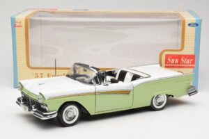 Ford Fairlane Skyliner グリーン & ホワイト Sun Star 1:18 FORD003 メタル - 画像 9/9